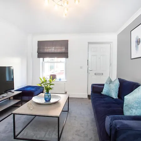 Knavesmire Mews 3 Bedrooms-free Parking * York