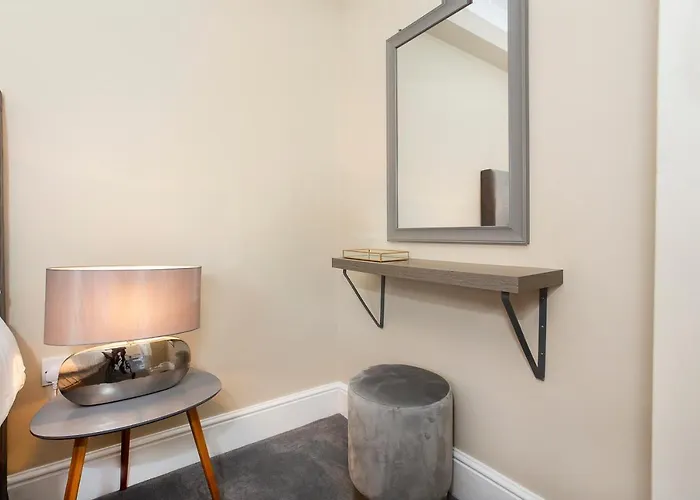 Knavesmire Mews 3 Bedrooms-free Parking Appartement York