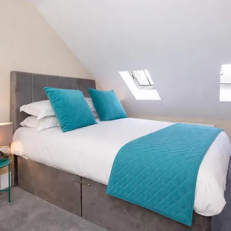 Knavesmire Mews 3 Bedrooms-free Parking