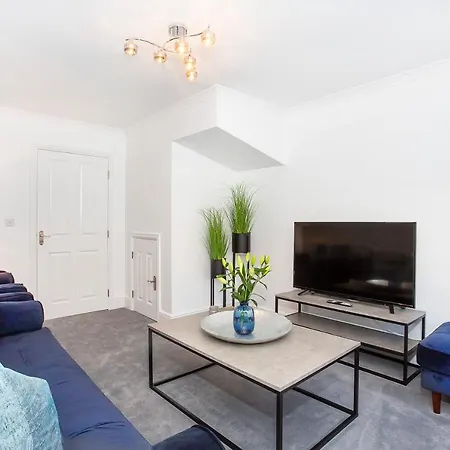 Knavesmire Mews 3 Bedrooms-free Parking Apartment York
