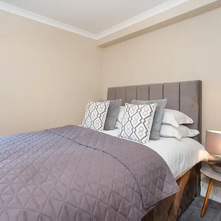 Knavesmire Mews 3 Bedrooms-free Parking York